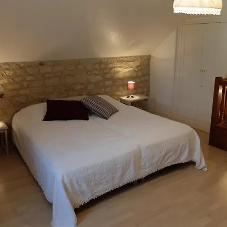 La Vallee Sainte-Honorine-des-Pertes